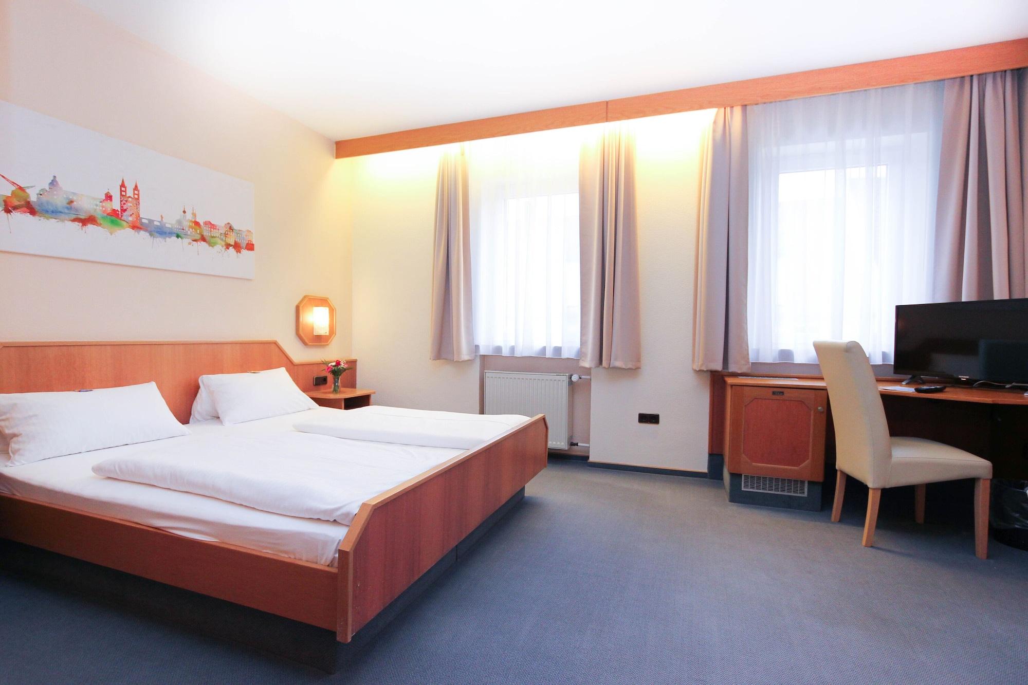 City Hotel Wuerzburg Екстер'єр фото